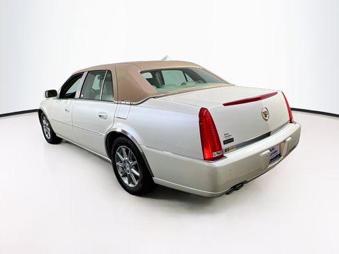 Used 2011 Cadillac DTS Luxury FWD image 7