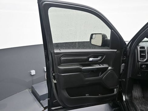 Used 2025 RAM 1500 Warlock AWD/4WD image 11