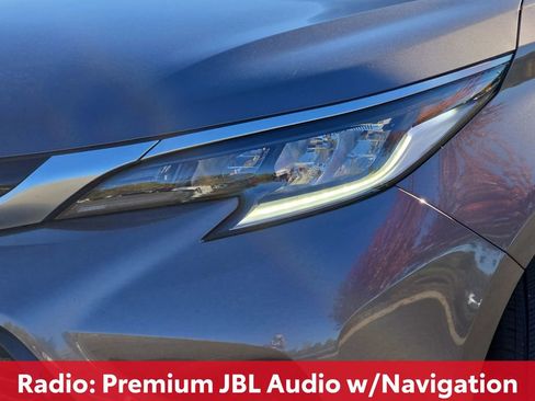 Certified 2022 Toyota Sienna XSE image 37