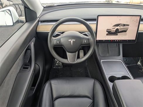 Used 2022 Tesla Model Y Performance image 19