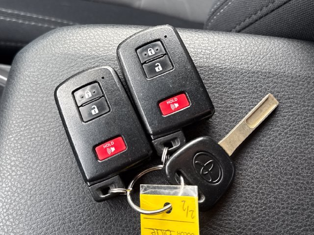 Used 2021 Toyota Tacoma TRD Off-Road AWD/4WD image 29