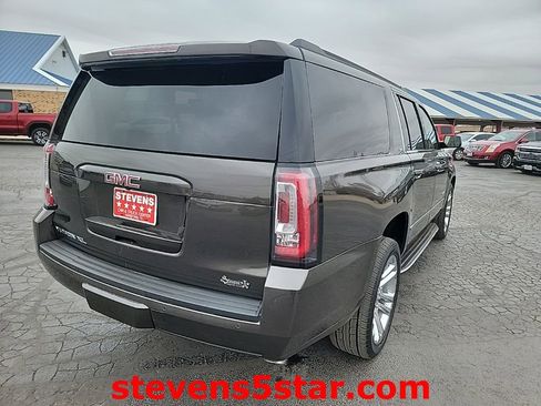 Used 2020 GMC Yukon XL SLT w/ Premium Edition image 8