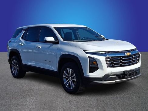 Used 2025 Chevrolet Equinox LT FWD image 3