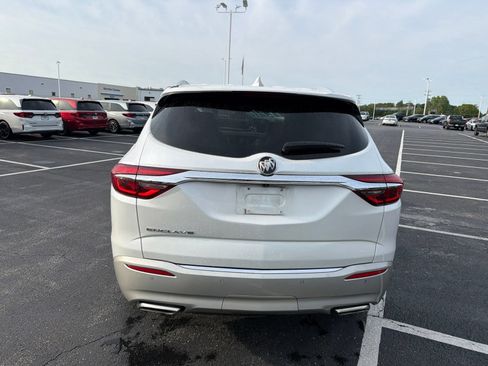Used 2020 Buick Enclave Premium w/ Sun and Sites Package FWD image 6