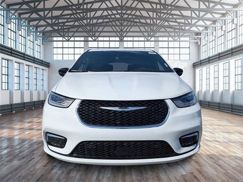 New 2026 Chrysler Pacifica Select image 9