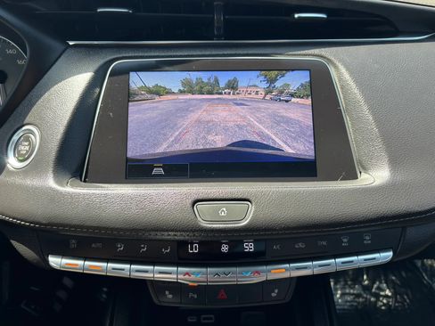 Used 2022 Cadillac XT4 Luxury w/ Cold Weather Package FWD image 37