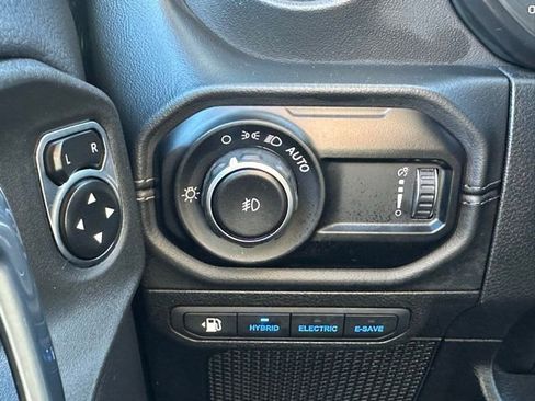 Used 2024 Jeep Wrangler High Altitude image 17