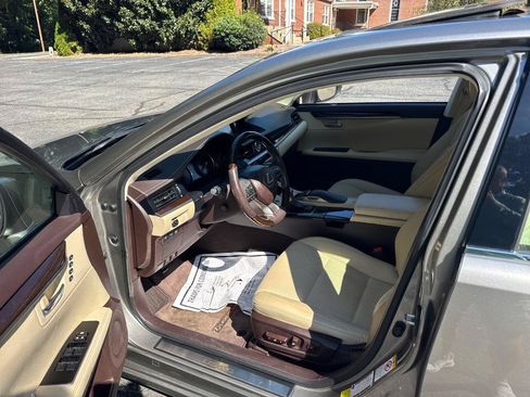 Used 2017 Lexus ES 350 w/ Navigation System Package FWD image 5