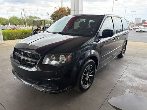 Used 2015 Dodge Grand Caravan SE FWD image 3