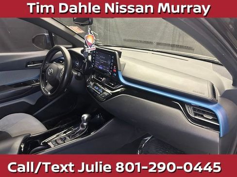Used 2019 Toyota C-HR XLE FWD image 17