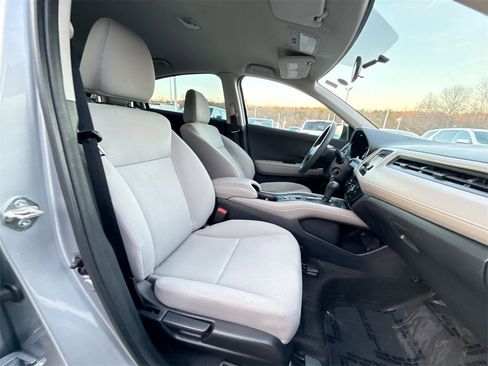 Used 2020 Honda HR-V LX image 24