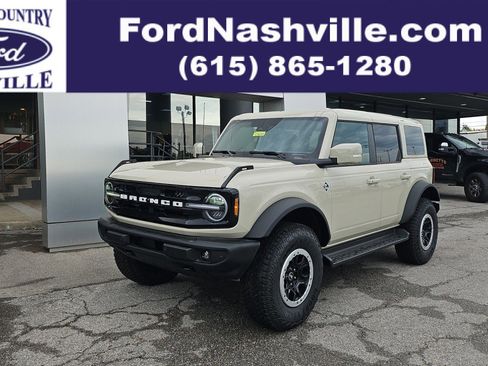 New 2025 Ford Bronco Outer Banks w/ Sasquatch Package AWD/4WD image 1