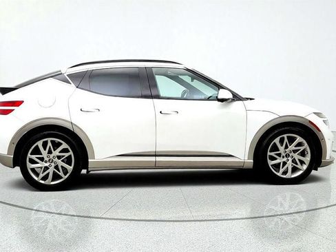 Used 2023 Genesis GV60 Advanced AWD/4WD image 4