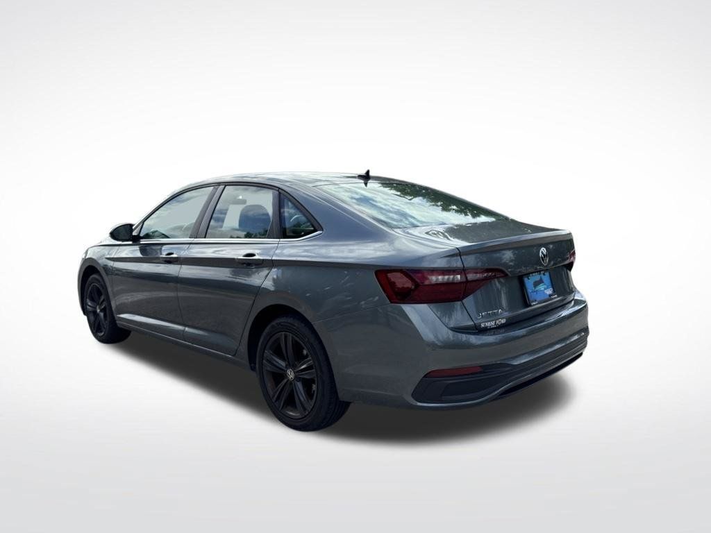 Used 2024 Volkswagen Jetta SE FWD image 7