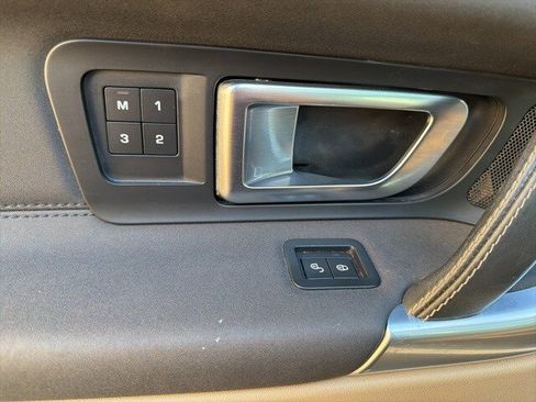 Used 2018 Land Rover Discovery Sport HSE image 18