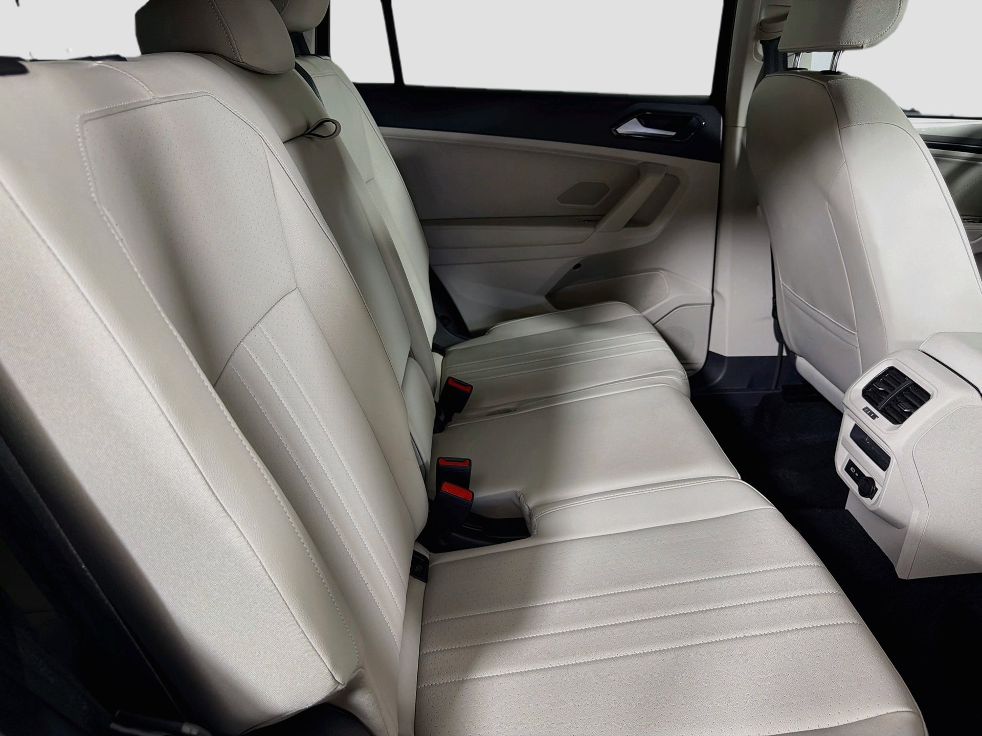 Used 2022 Volkswagen Tiguan SE FWD image 24