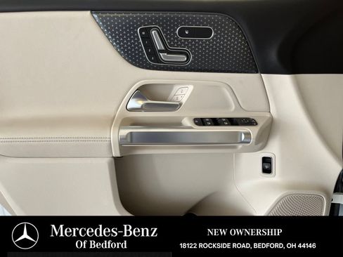 Used 2026 Mercedes-Benz GLB 250 4MATIC image 11