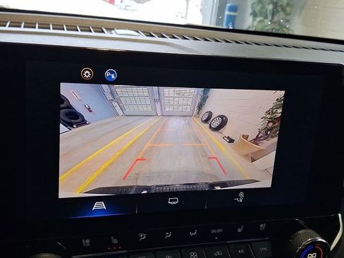 Certified 2024 Chevrolet Colorado Z71 w/ Z71 Convenience Package 2 image 6