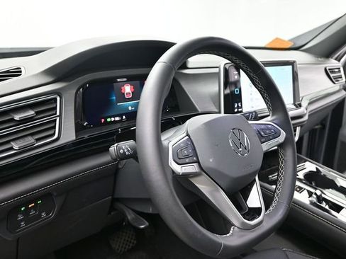 Used 2024 Volkswagen Atlas Cross Sport SE image 14