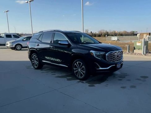 Used 2018 GMC Terrain Denali w/ Advanced Safety Package AWD/4WD image 2