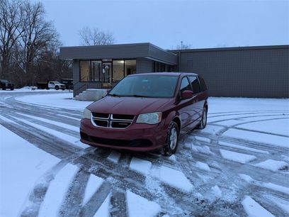 Used 2011 Dodge Grand Caravan Mainstreet w/ UConnect Hands-Free Group