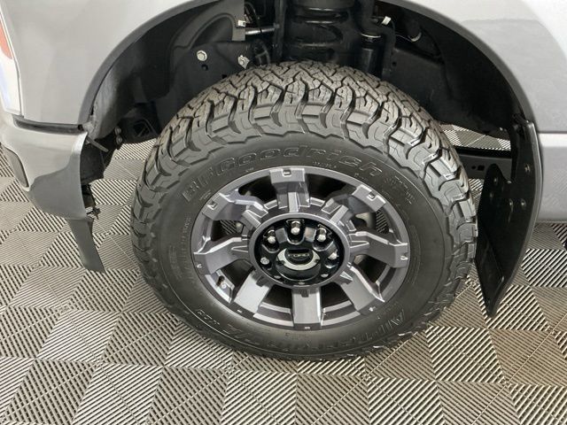Used 2024 Ford F350 Lariat w/ Sport Appearance Package AWD/4WD image 32