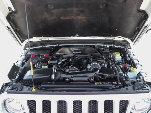 Used 2018 Jeep Wrangler Unlimited Sahara AWD/4WD image 33