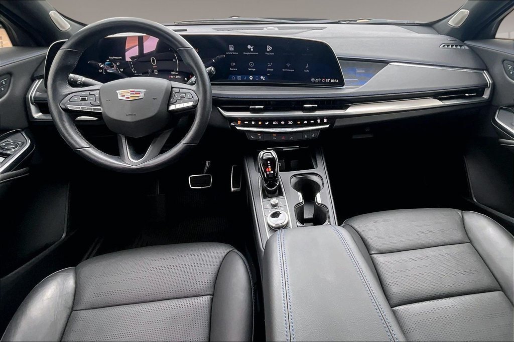 Used 2025 Cadillac XT4 Sport FWD image 15