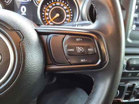 Used 2023 Jeep Gladiator Sport image 13