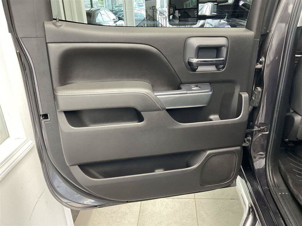 Used 2015 Chevrolet Silverado 2500 LT w/ LT Convenience Package AWD/4WD image 11