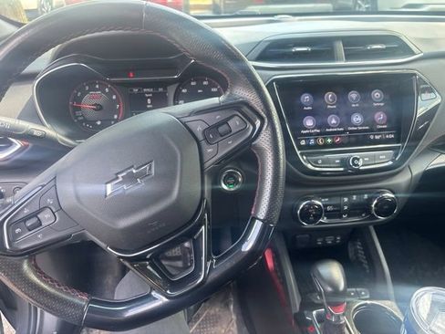 Used 2021 Chevrolet TrailBlazer RS w/ Sun and Liftgate Package FWD image 8