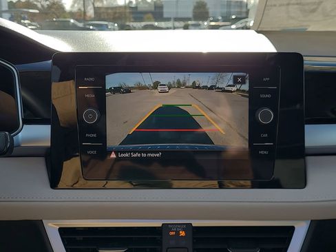 New 2026 Volkswagen Taos SE image 32