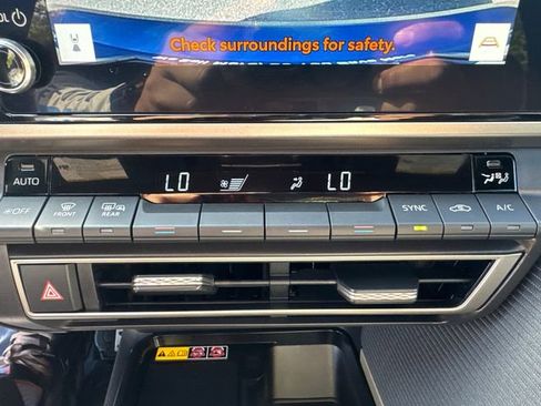 Certified 2025 Toyota Camry SE image 37