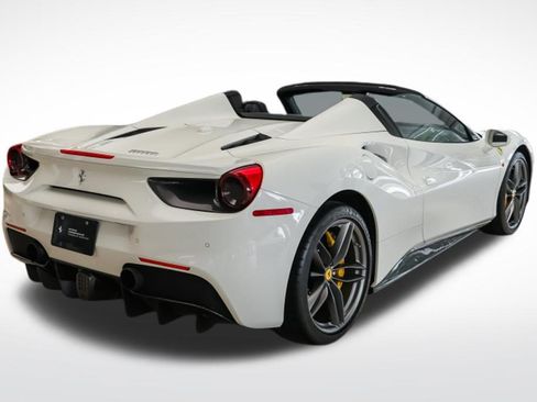 Used 2018 Ferrari 488 Spider RWD image 5