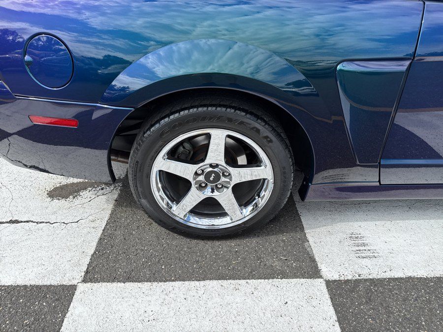 Used 2004 Ford Mustang Cobra RWD image 24