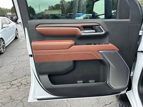 Used 2025 GMC Sierra 2500 Denali Ultimate image 11