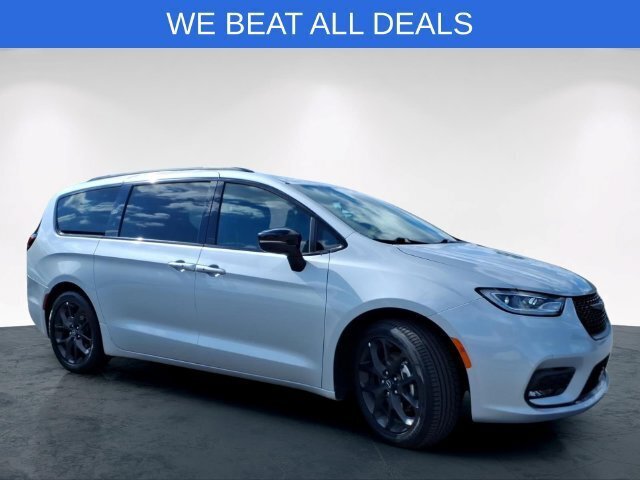 Used 2026 Chrysler Pacifica Limited w/ S Appearance Package FWD image 4