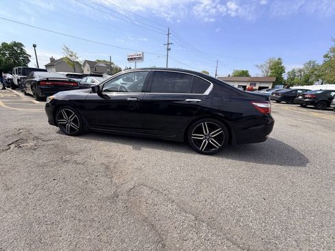 Used 2017 Honda Accord Sport image 41