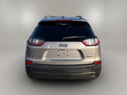 Used 2019 Jeep Cherokee Latitude Plus w/ Cold Weather Group AWD/4WD image 7
