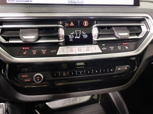 Used 2023 BMW X4 xDrive30i w/ M Sport Package image 8