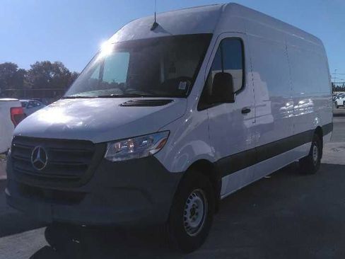 Used 2020 Mercedes-Benz Sprinter 2500 image 12