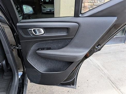 Used 2021 Volvo XC40 P8 Recharge w/ Advanced Package AWD/4WD image 28