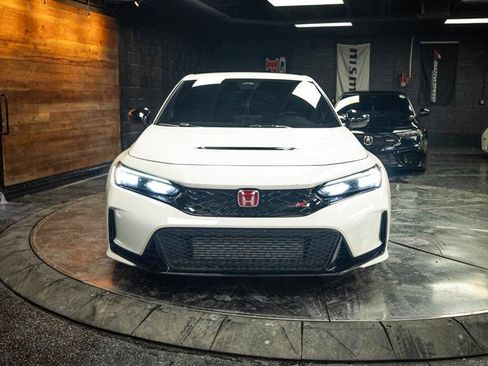 Used 2025 Honda Civic Type R image 4