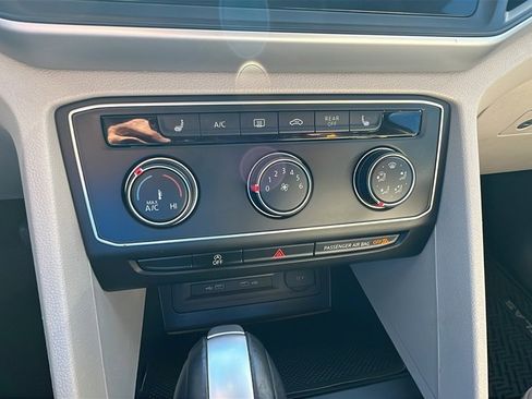 Used 2022 Volkswagen Atlas SE image 30