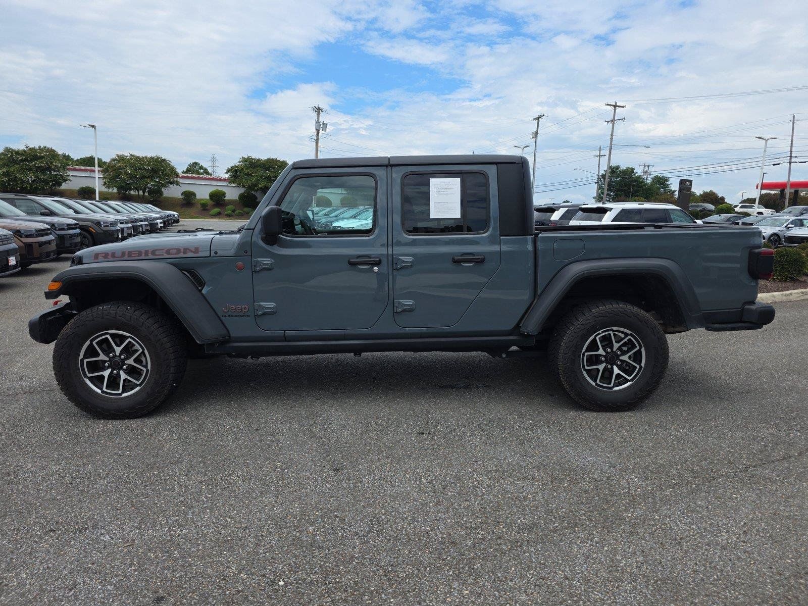 Used 2026 Jeep Gladiator Rubicon AWD/4WD image 3