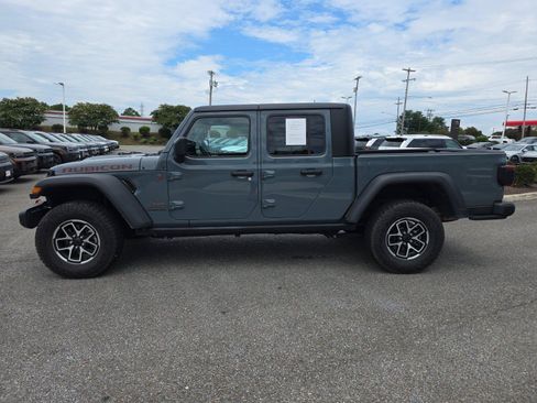 Used 2026 Jeep Gladiator Rubicon AWD/4WD image 3