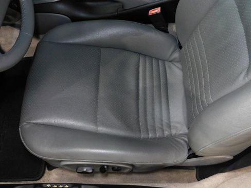 Used 2001 Porsche 911 Carrera 4 image 43