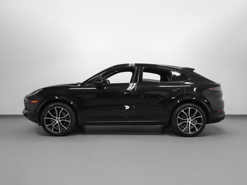 Certified 2022 Porsche Cayenne Platinum Edition AWD/4WD image 2