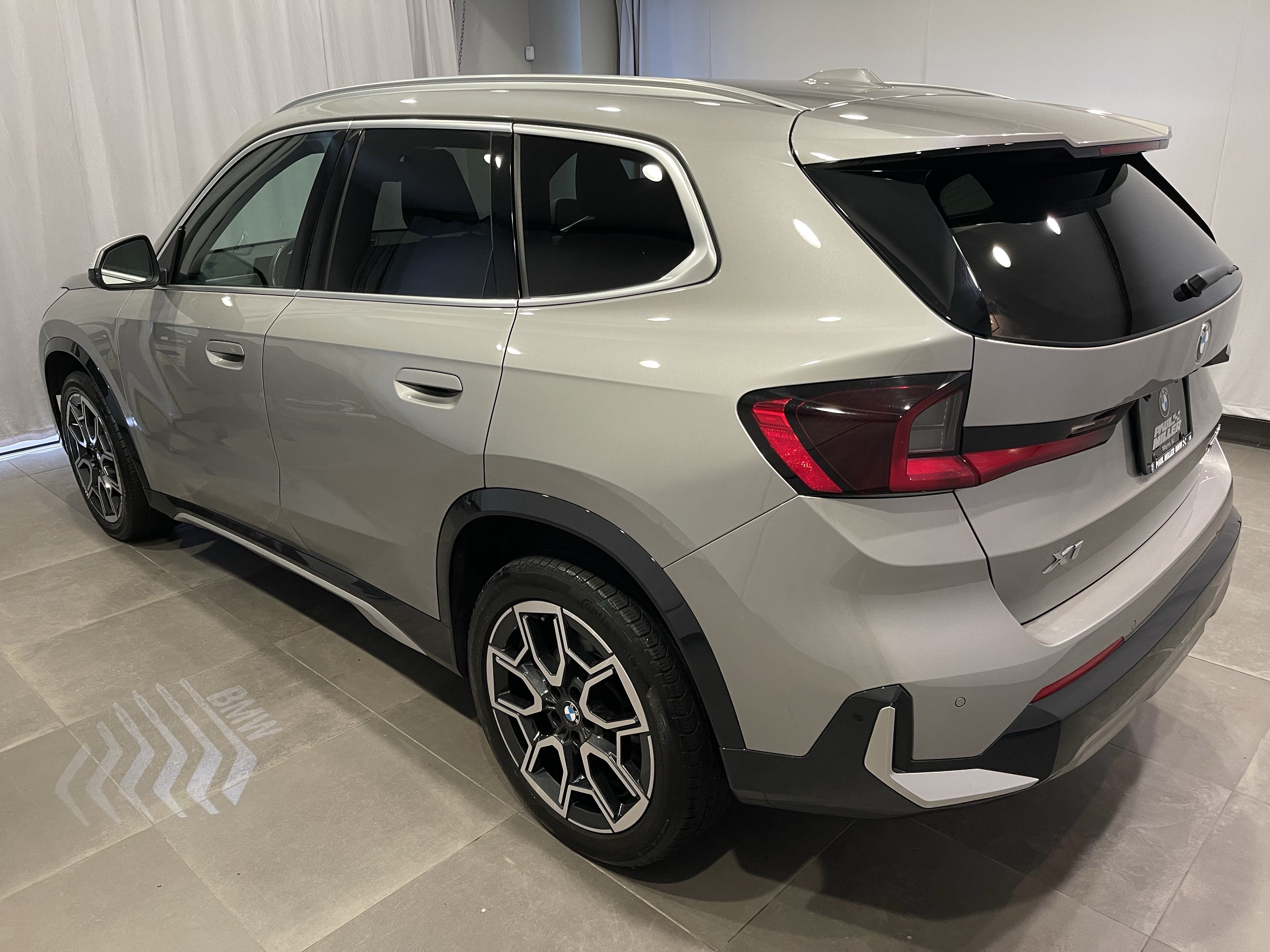 Certified 2023 BMW X1 xDrive28i w/ Convenience Package AWD/4WD image 4
