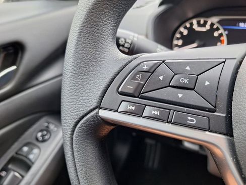 Used 2025 Nissan Altima 2.5 SV FWD image 18